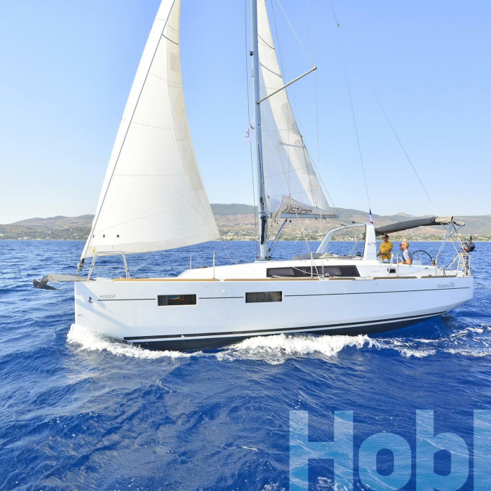 Hobbit | Oceanis 35 photo 3