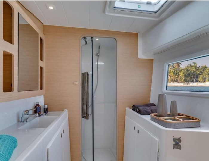 WHITE LADY | Lagoon 42 photo 8