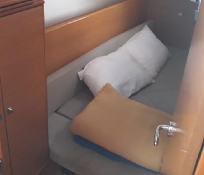 Britannia | Sun Odyssey 33i photo 4