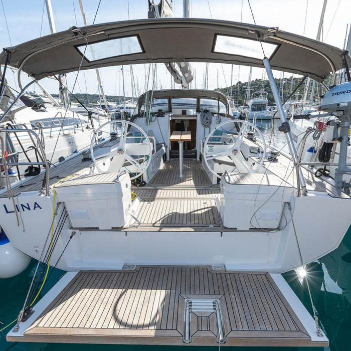LINA 2020 (new sails 2024., air condition) | Elan E5 photo 23