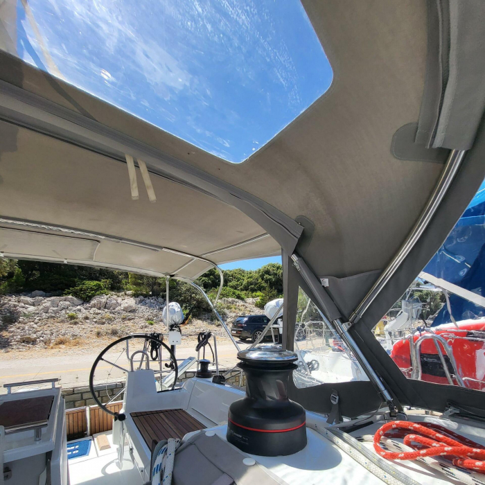 Sailing Spirit | Oceanis 34.1 photo 10