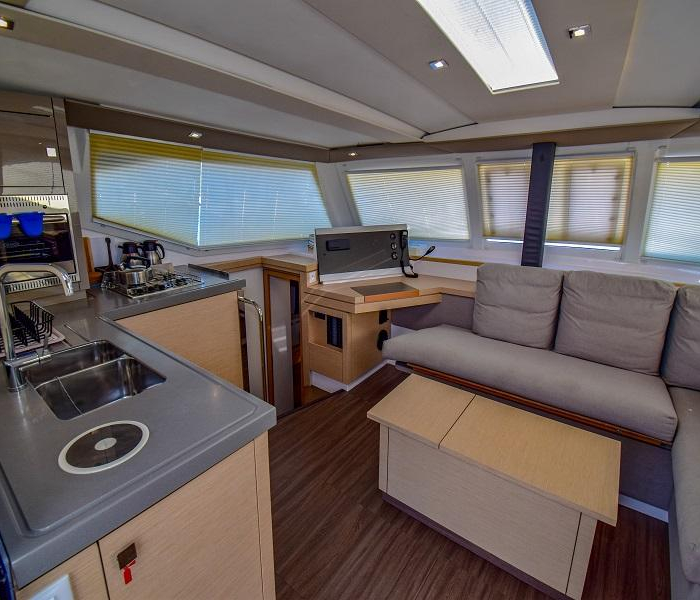 Amber | Lucia 40 photo 21