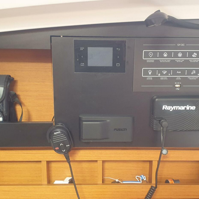 The song is you | Sun Odyssey 410 Performance - New sail photo 16