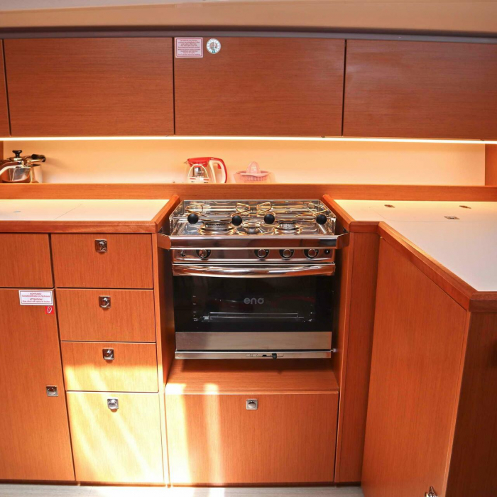 Prestige | Bavaria C42 photo 28