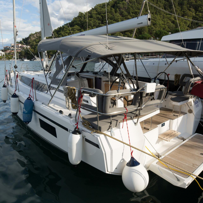 LoLim | Bavaria C42 photo 1