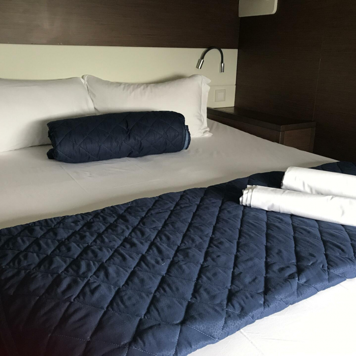 Dugongo II (SXM) (6 cab + 1 crew) (A/C, WM, Generator, Inverter, Tender Lift) | Lagoon 52F photo 14