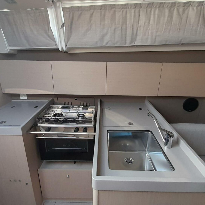 Triton | Oceanis 38.1 photo 7