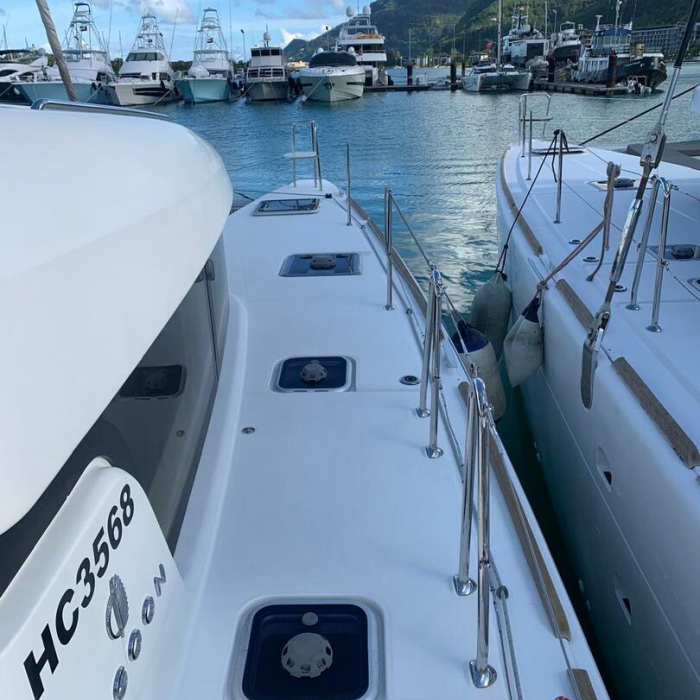 Cotopaxi | Lagoon 40 photo 4