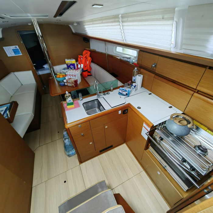 Islanders | Sun Odyssey 389 photo 10