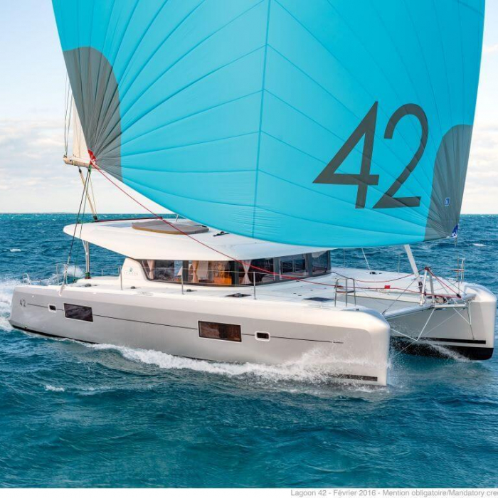 HeyBlue | Lagoon 42 photo 3