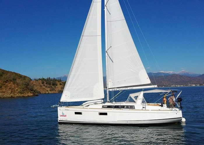 Rosa Bella | Oceanis 38.1 photo 2