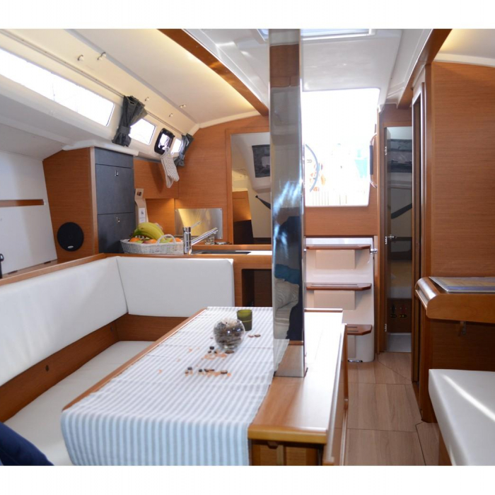 Višnjica | Sun Odyssey 349 photo 6