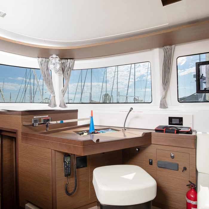 Long Island | Lagoon 46 photo 17