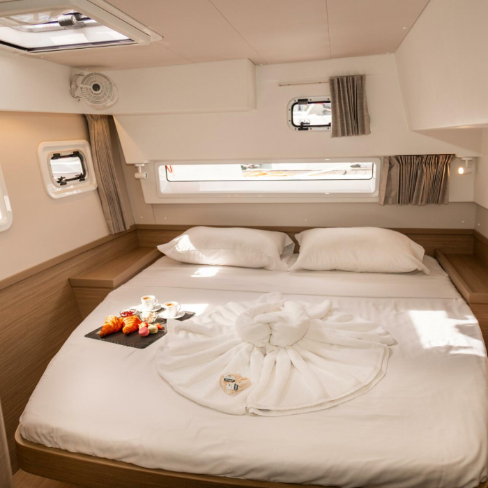 Golden Bride | Lagoon 42 photo 23