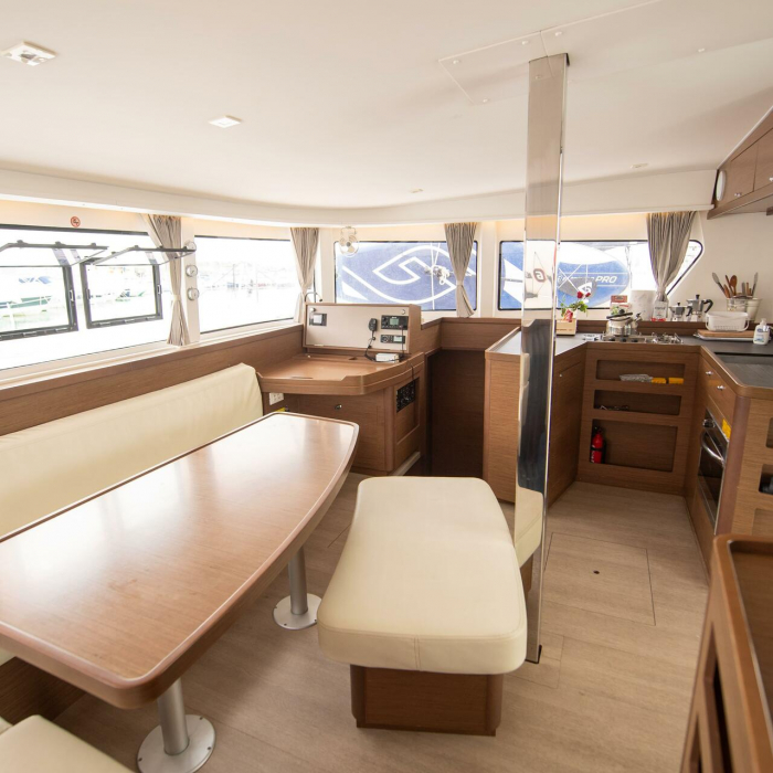 Pazzona II | Lagoon 42 photo 4