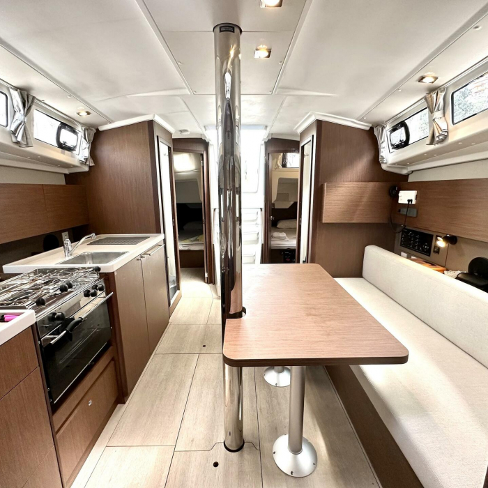 Sail Lyra | Oceanis 38.1 photo 3