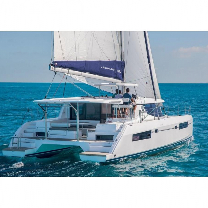 Marina | Leopard 45 photo 11