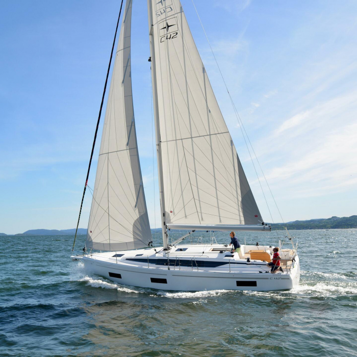 Supereva | Bavaria C42 photo 1