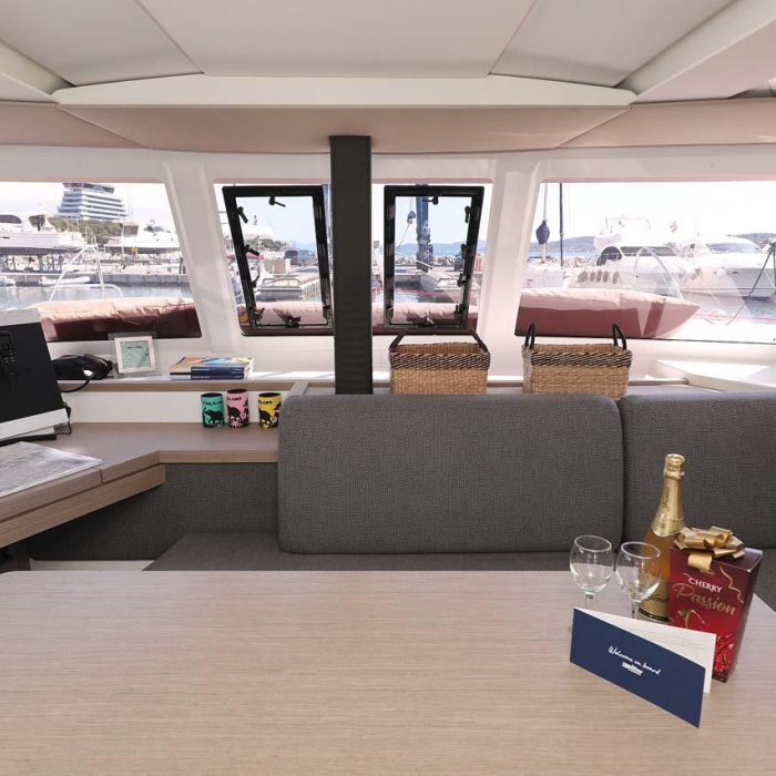 Canopus | Fountaine Pajot LUCIA 40 photo 10