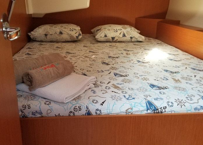 Fiesta | Bavaria C42 photo 17