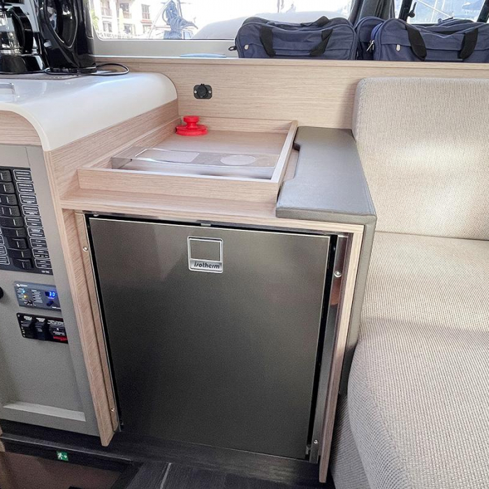Barnacle | Fountaine Pajot Isla 40 photo 7