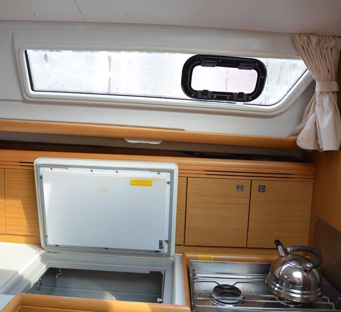 Babis 2010 | Sun Odyssey 36i photo 25