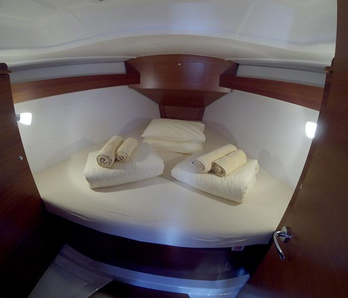 Lara | Dufour 335 GL photo 4