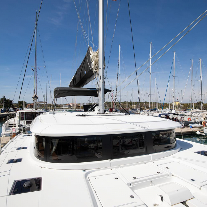 Long Island | Lagoon 46 photo 19
