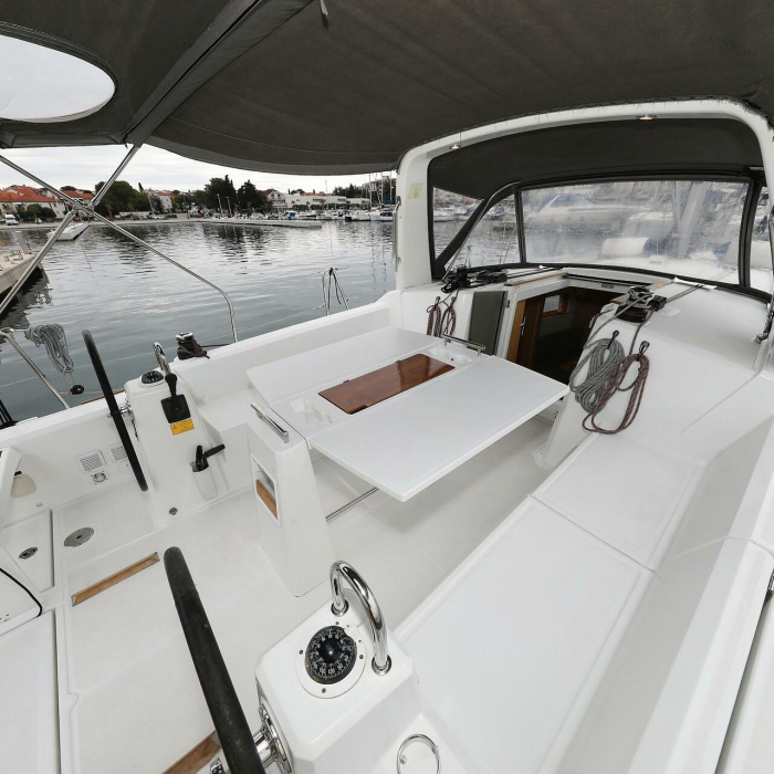 One | Oceanis 38 photo 31