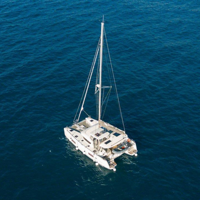 Veryta | Lagoon 42 photo 3