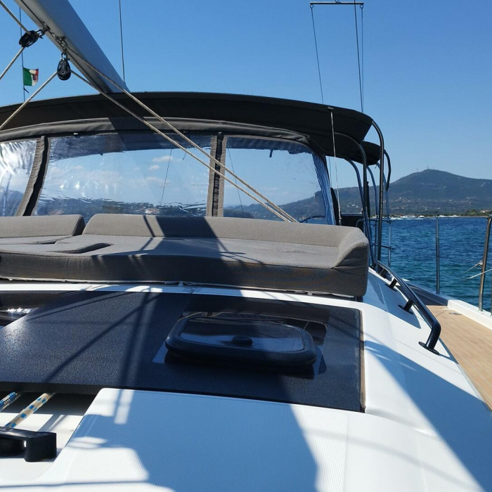 Weasley | Dufour 470 photo 4