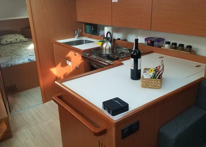 Fiesta | Bavaria C42 photo 12