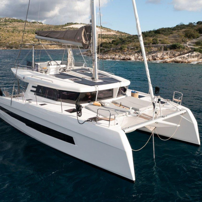 Du Du | Cervetti 44 photo 1