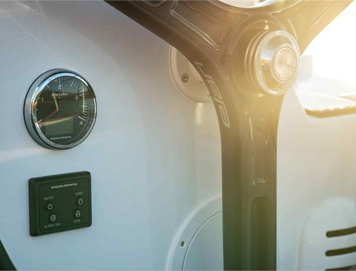 Liana | Elan Impression 40.1 photo 18