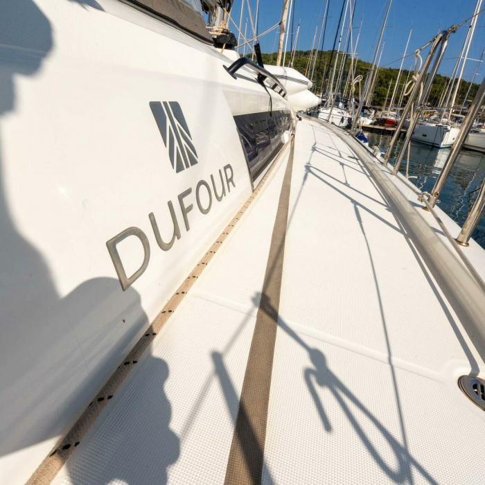 Megalodonte | Dufour 470 photo 16
