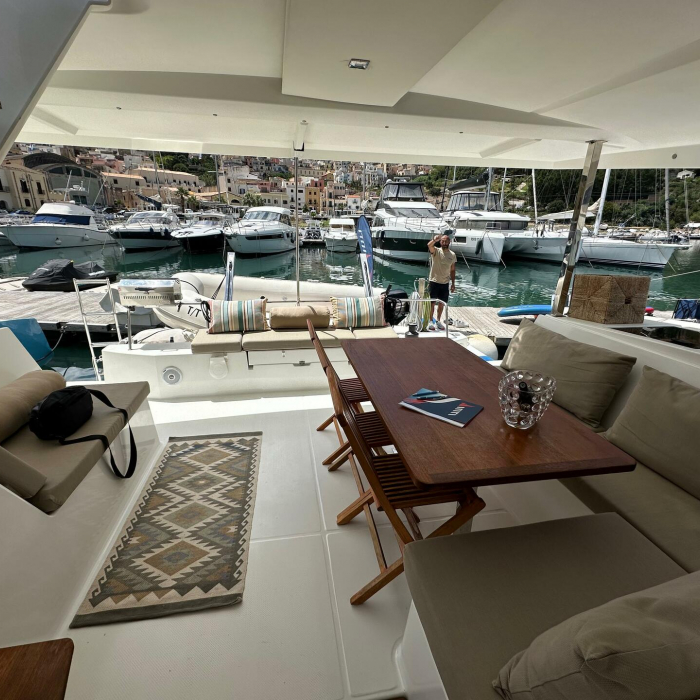 Isla | Fountaine Pajot Isla 40 photo 17