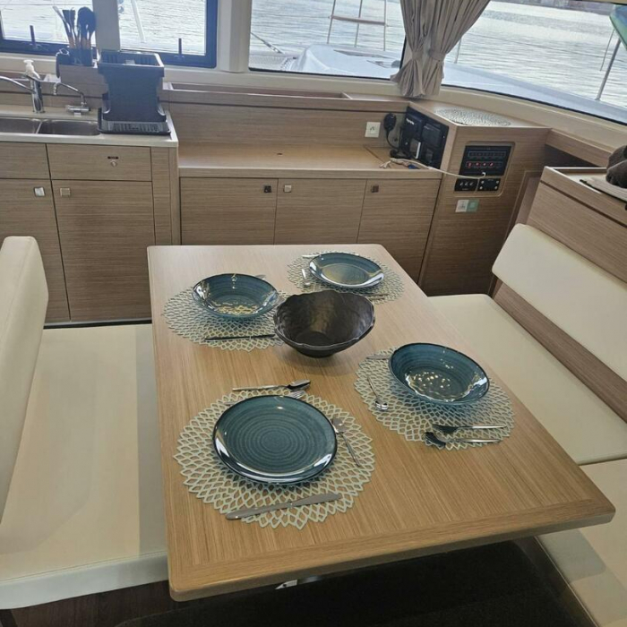 Aelia | Lagoon 43 photo 12