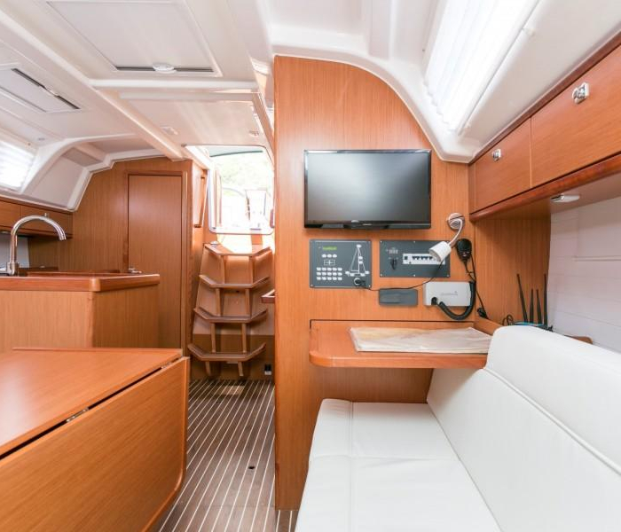 Alani | Bavaria Cruiser 37 photo 11