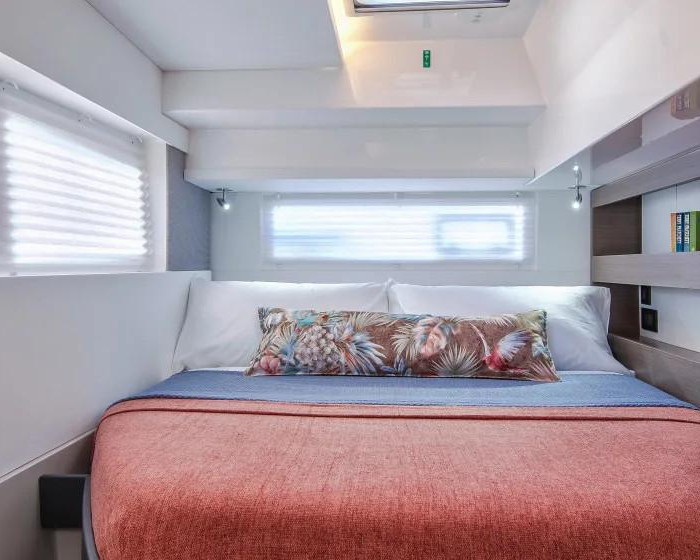  | Moorings 4200/3/3 photo 3