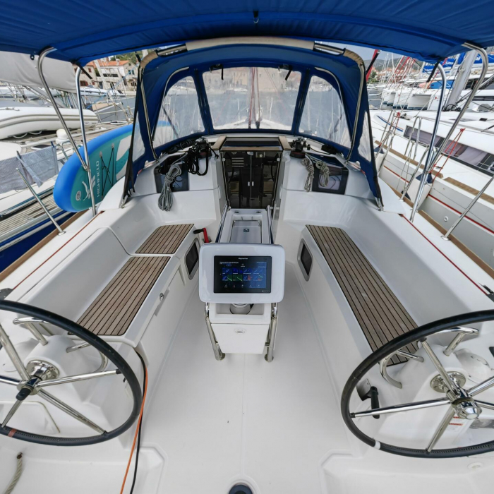 Islanders | Sun Odyssey 389 photo 30