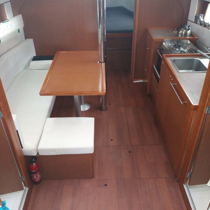 Monica | Oceanis 38 photo 6