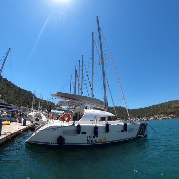 Suncity 1 | Lagoon 380 photo 1