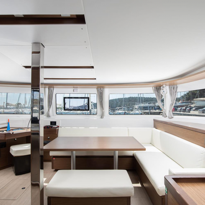 Long Island | Lagoon 46 photo 10