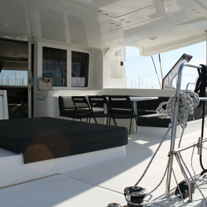 Cala Luna | Lagoon 52F photo 7