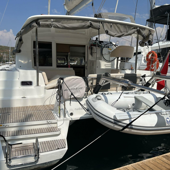 Mithra | Lagoon 40 photo 3