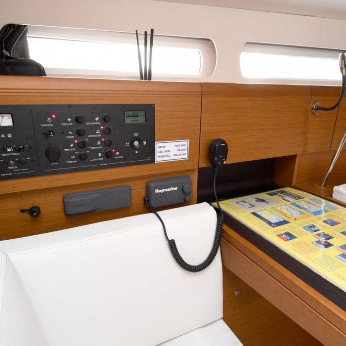 Kiss Kiss | Sun Odyssey 419 photo 8