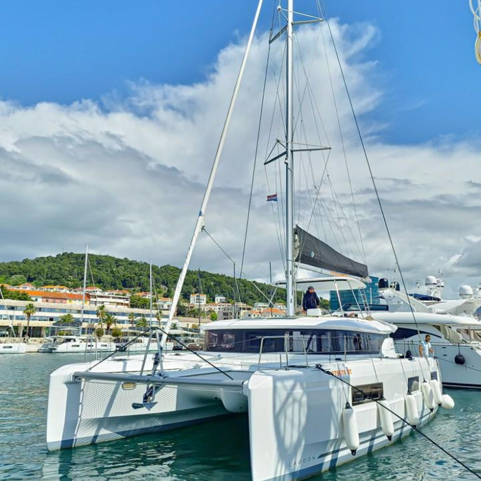 Felicita | Lagoon 46 photo 3