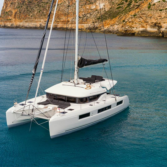 Jays 'n Seas | Lagoon 50 photo 3