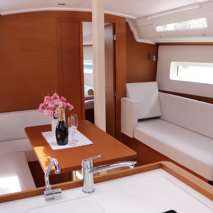 Bura Kiss | Sun Odyssey 380 photo 9