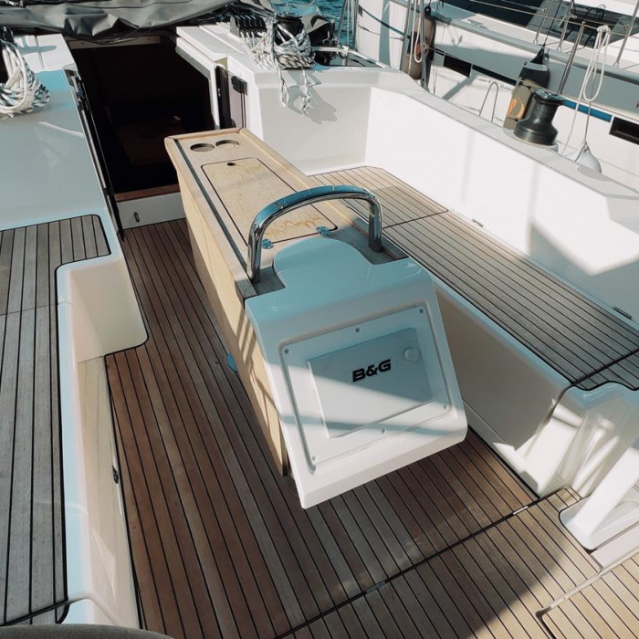 Arinna | Bavaria C38 photo 18